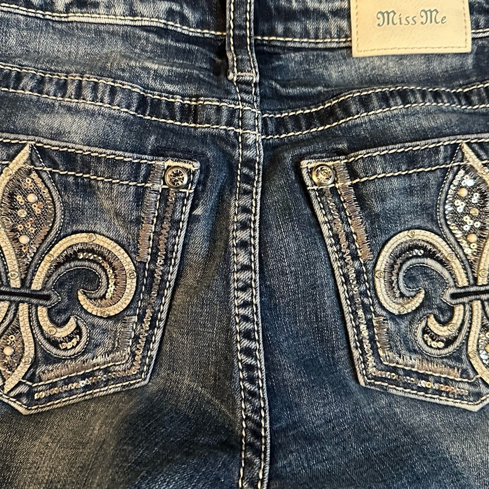 Miss Me Men's Dark Blue Embellished Back Pocket high rise boot cut Jeans